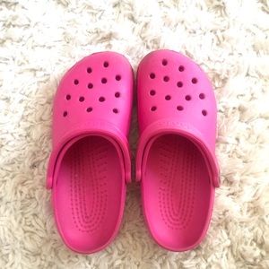 Women’s Pink Crocs (7)